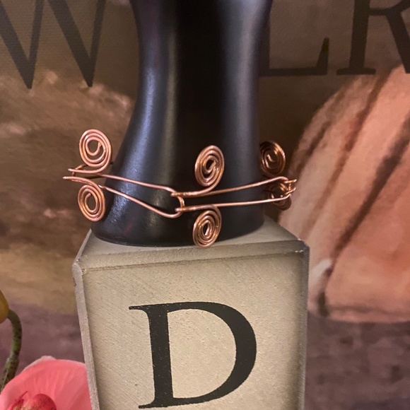 SQUARE SATIRE - Picture 6 of 13